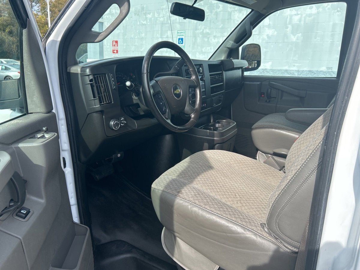 2022 Chevrolet Express 2500 Work Van Cargo