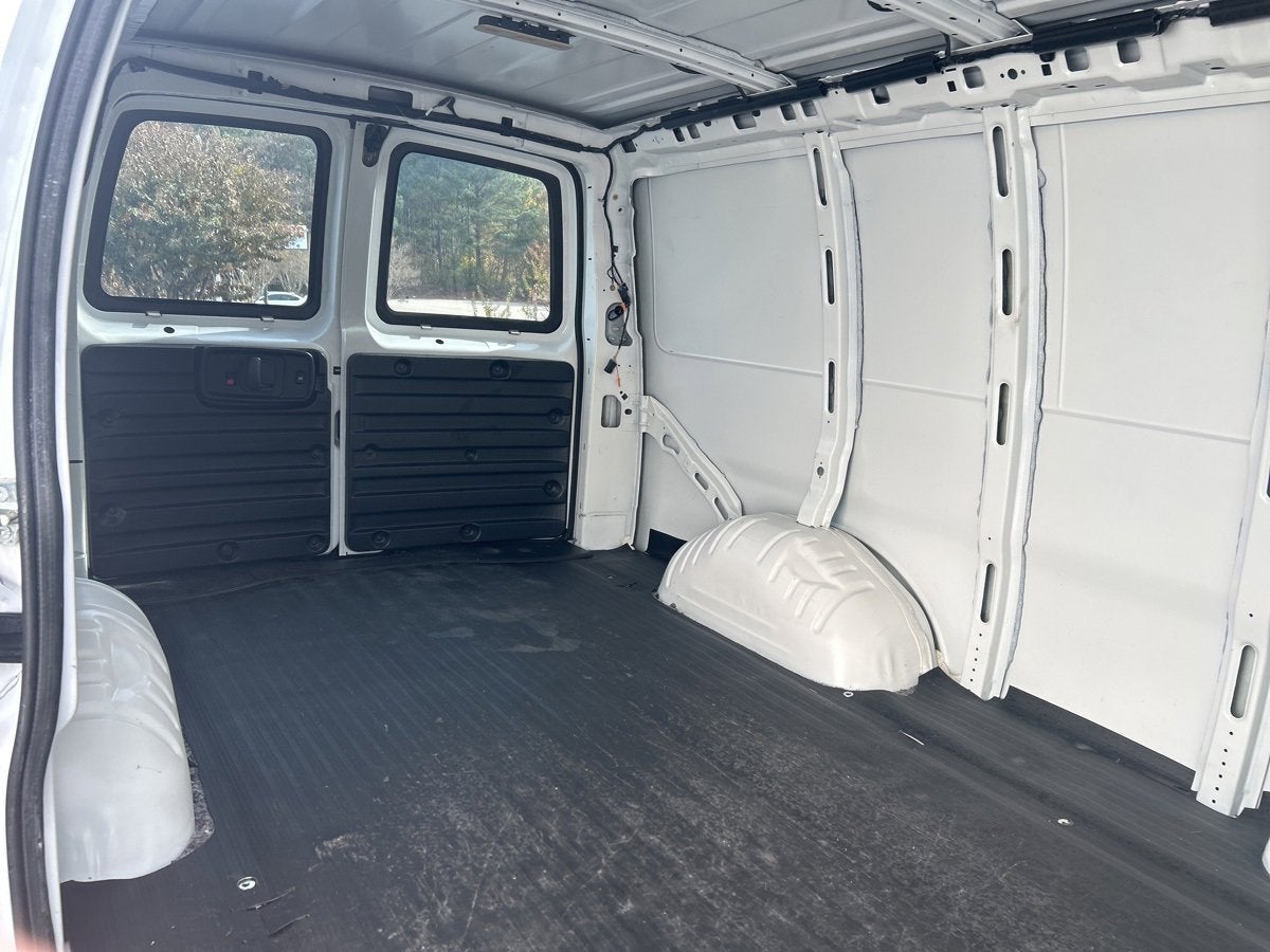 2022 Chevrolet Express 2500 Work Van Cargo