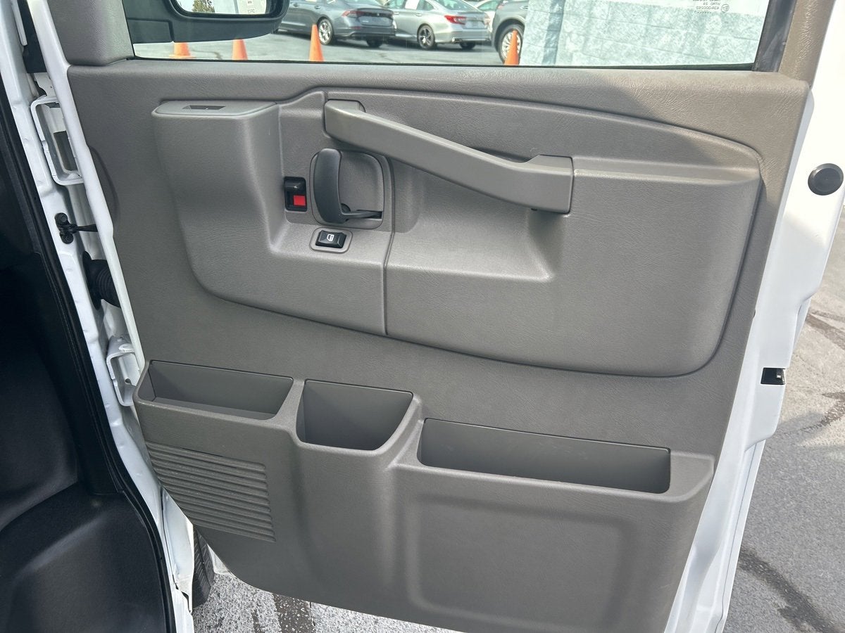 2022 Chevrolet Express 2500 Work Van Cargo
