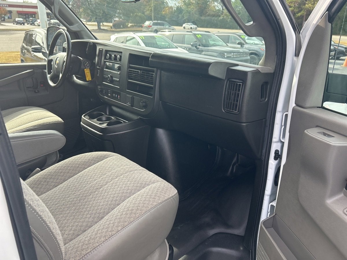 2022 Chevrolet Express 2500 Work Van Cargo