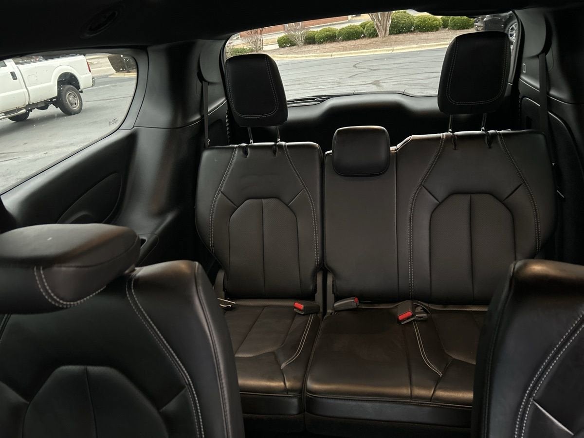 2025 Chrysler Pacifica Select