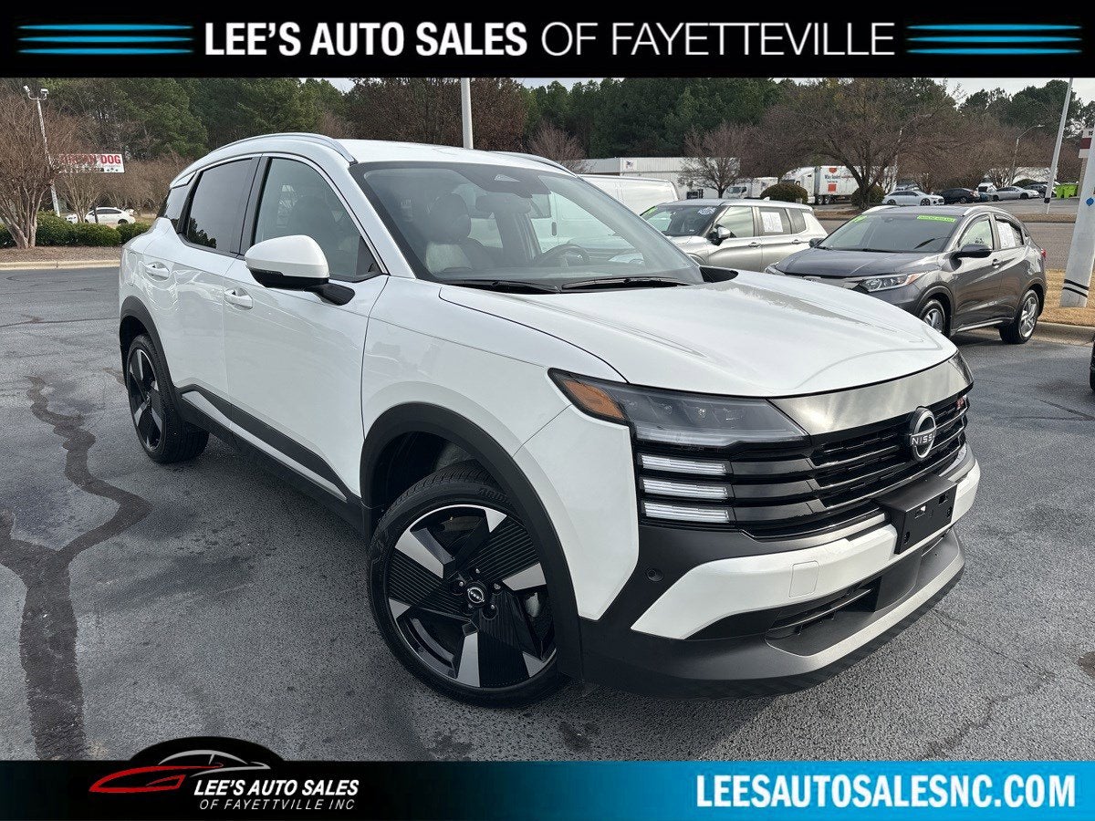 2025 Nissan Kicks SR