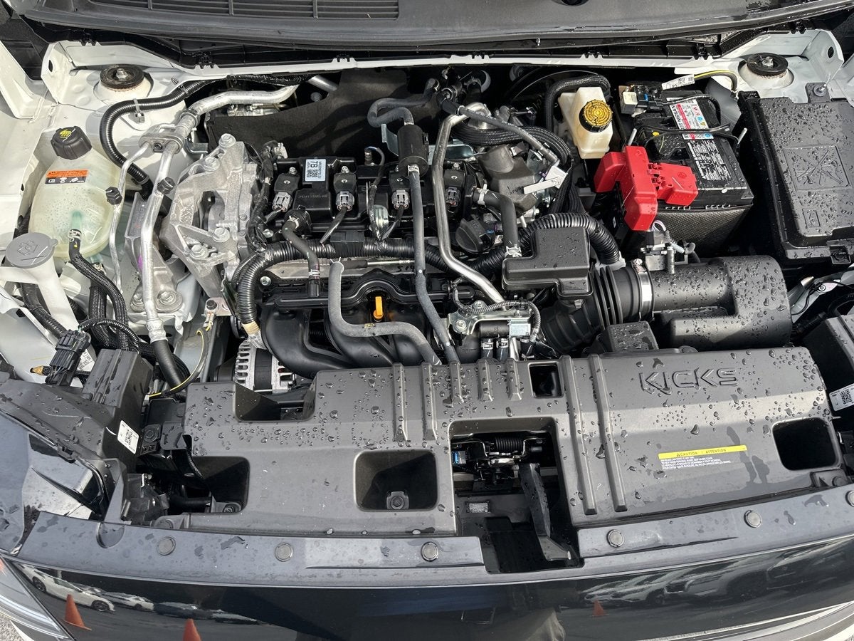 2025 Nissan Kicks SR