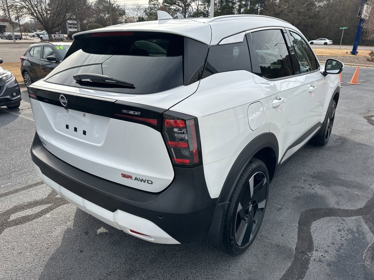 2025 Nissan Kicks SR