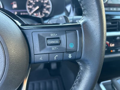 2022 Nissan Pathfinder SV