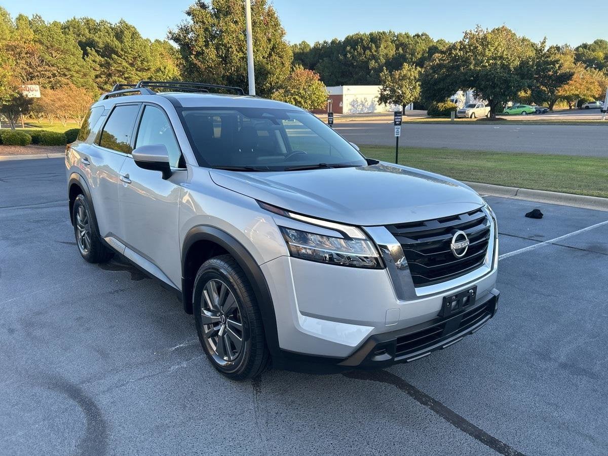 2022 Nissan Pathfinder SV