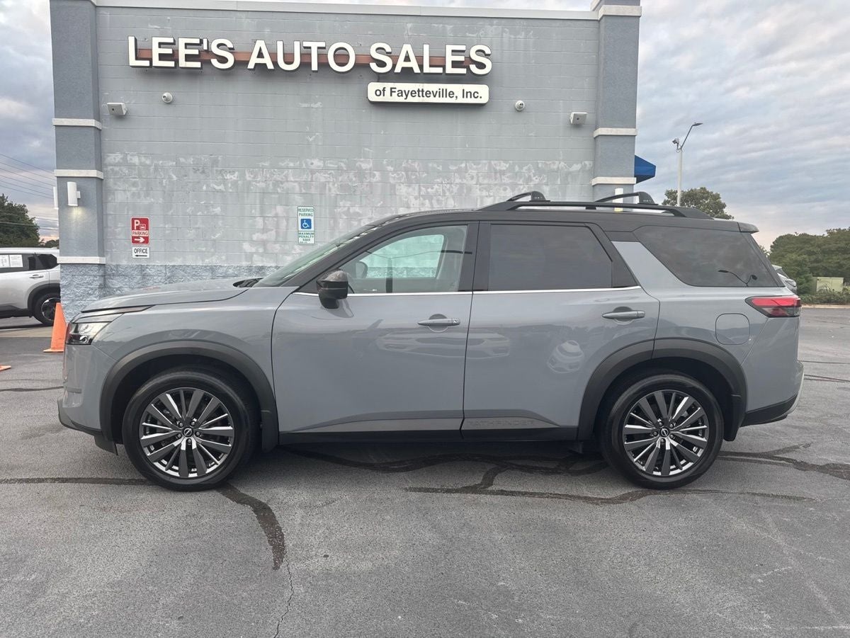 2023 Nissan Pathfinder SL