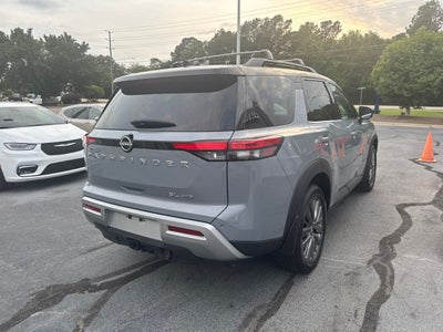2023 Nissan Pathfinder SL