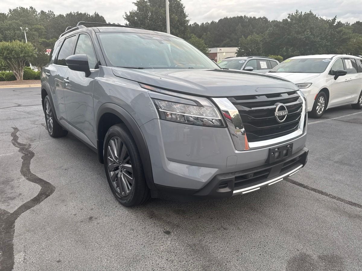 2023 Nissan Pathfinder SL