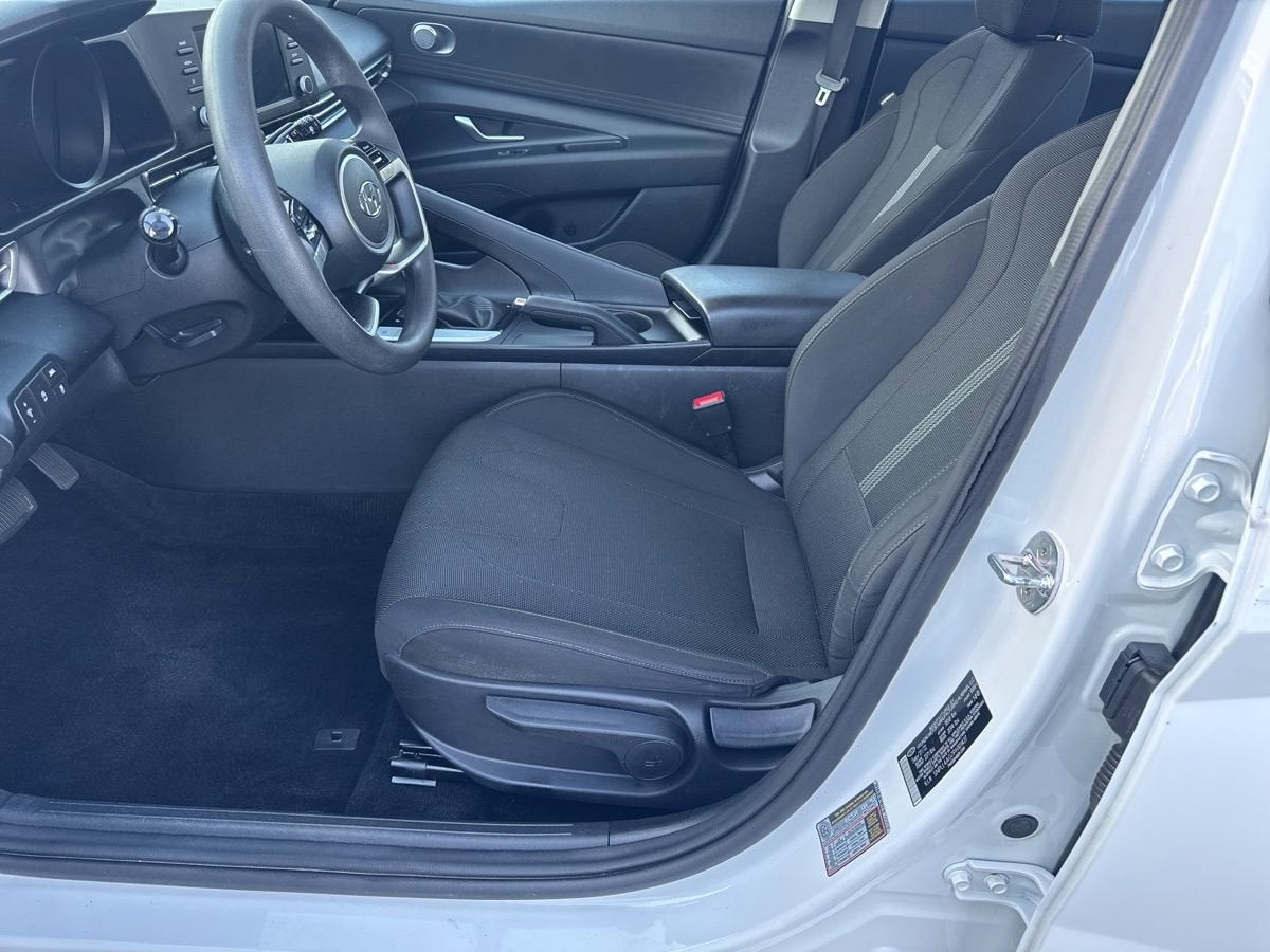 2023 Hyundai Elantra SE