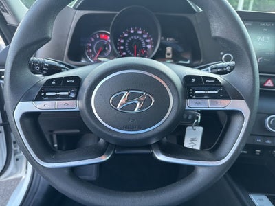 2023 Hyundai Elantra SE