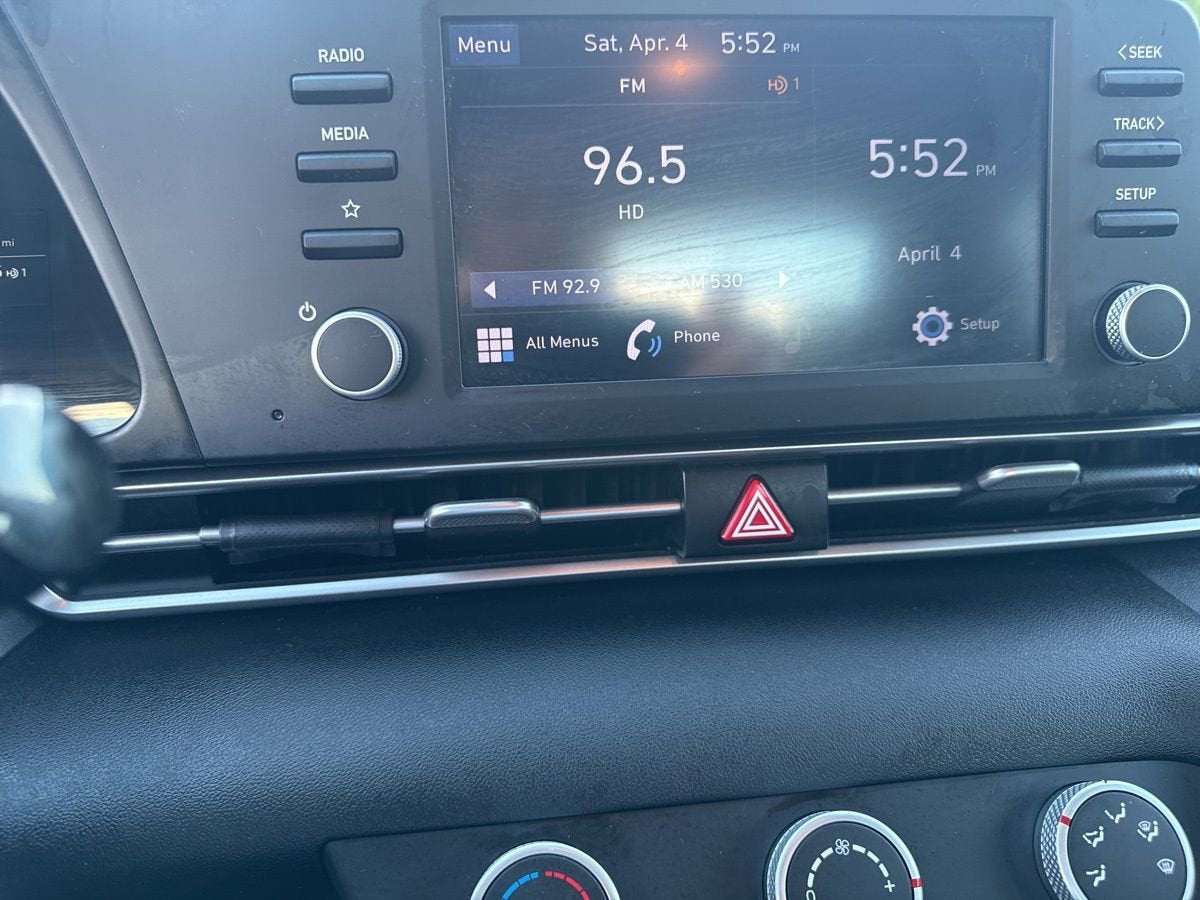 2023 Hyundai Elantra SE
