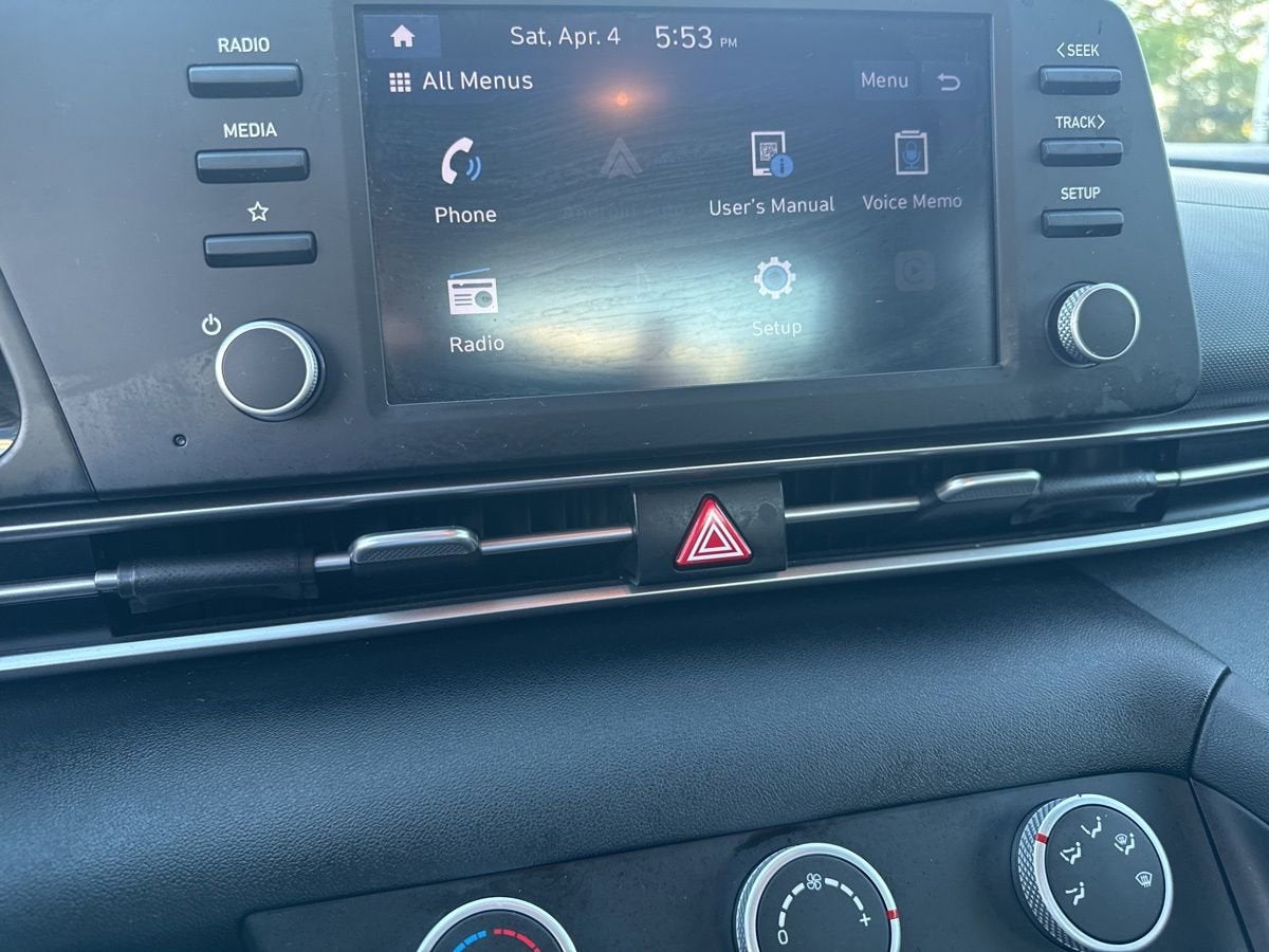 2023 Hyundai Elantra SE