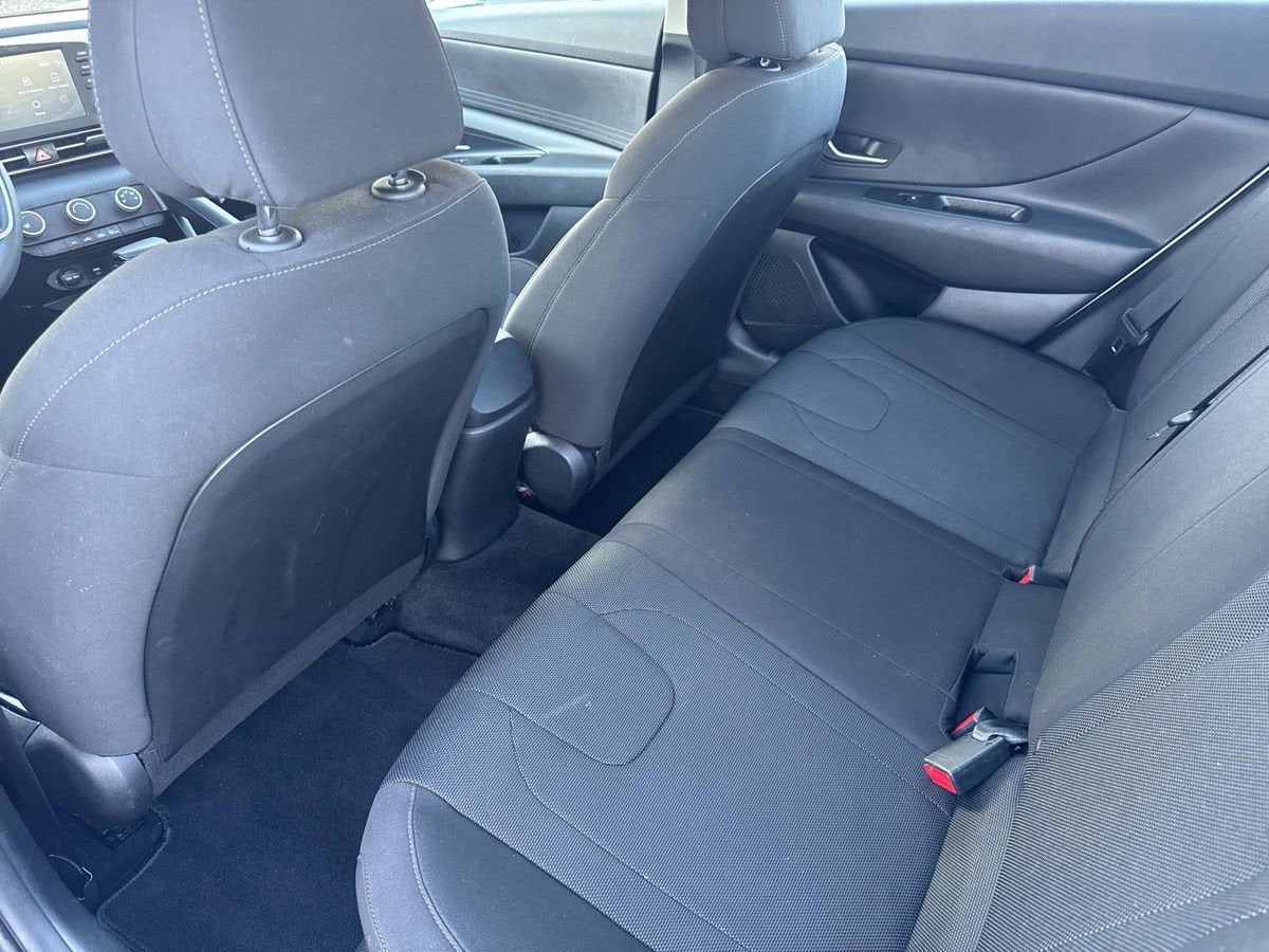 2023 Hyundai Elantra SE