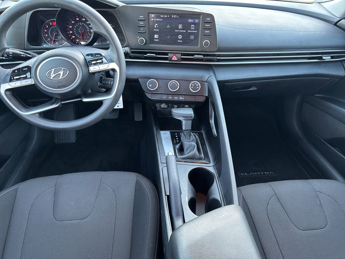 2023 Hyundai Elantra SE