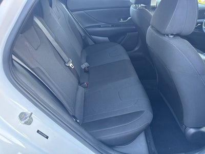 2023 Hyundai Elantra SE