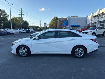 2023 Hyundai Elantra SE