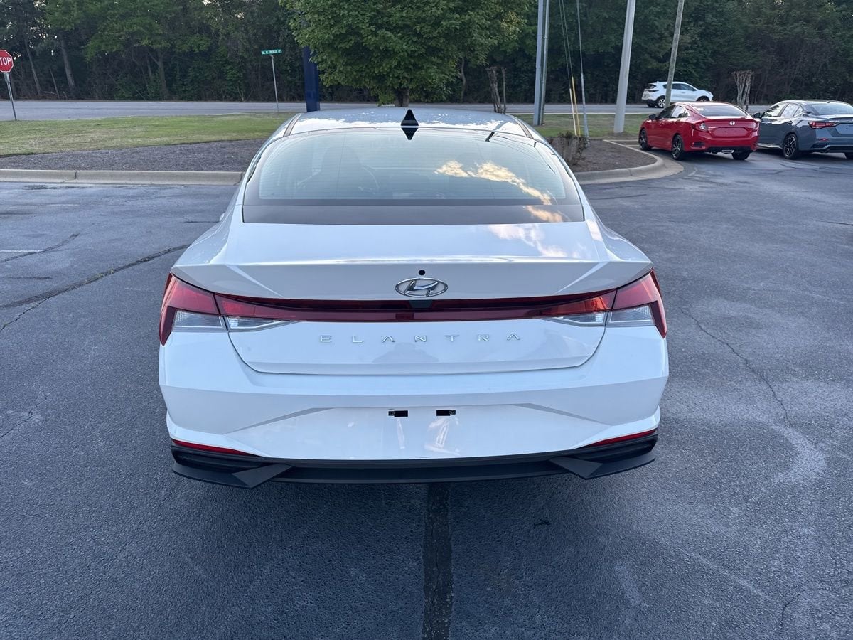 2023 Hyundai Elantra SE