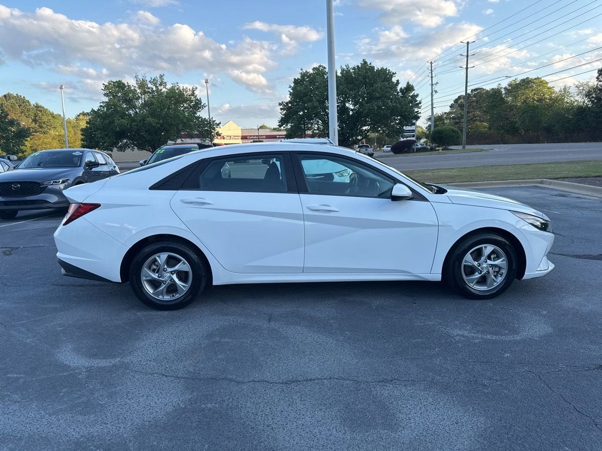 2023 Hyundai Elantra SE
