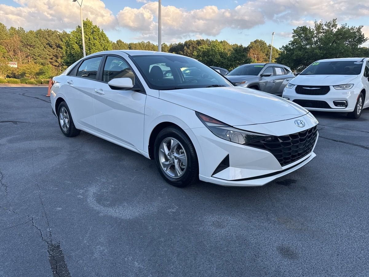 2023 Hyundai Elantra SE