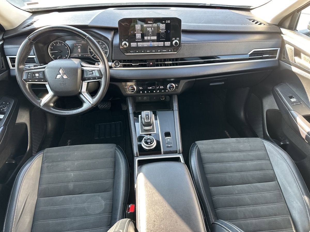 2024 Mitsubishi Outlander SE