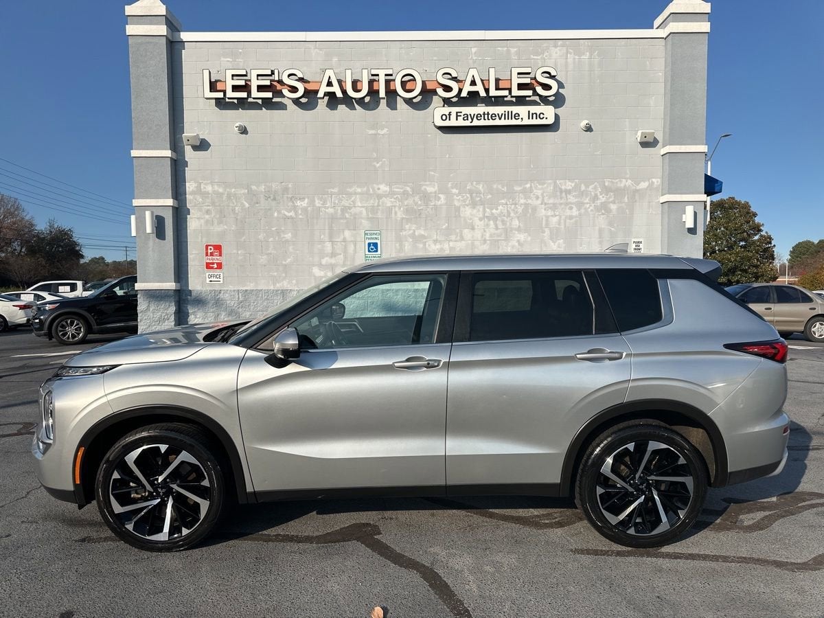 2024 Mitsubishi Outlander SE