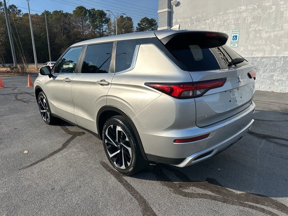2024 Mitsubishi Outlander SE