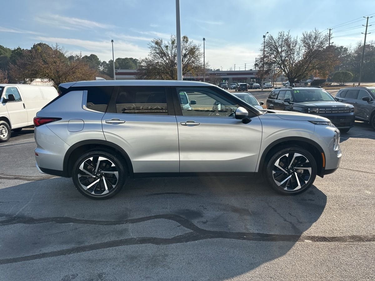 2024 Mitsubishi Outlander SE