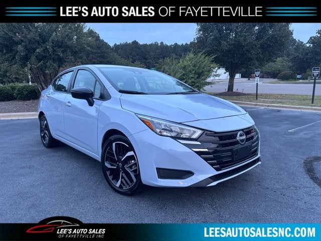 2025 Nissan Versa SR
