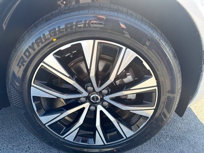 2023 Volvo XC60 Plus Bright Theme