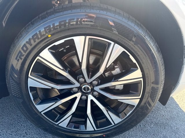 2023 Volvo XC60 Plus Bright Theme